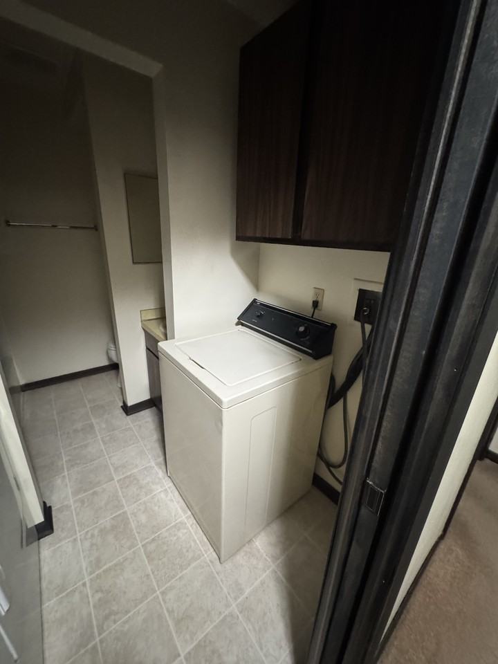 2916 N Cotner Blvd #2916 - Photo 4 of 8