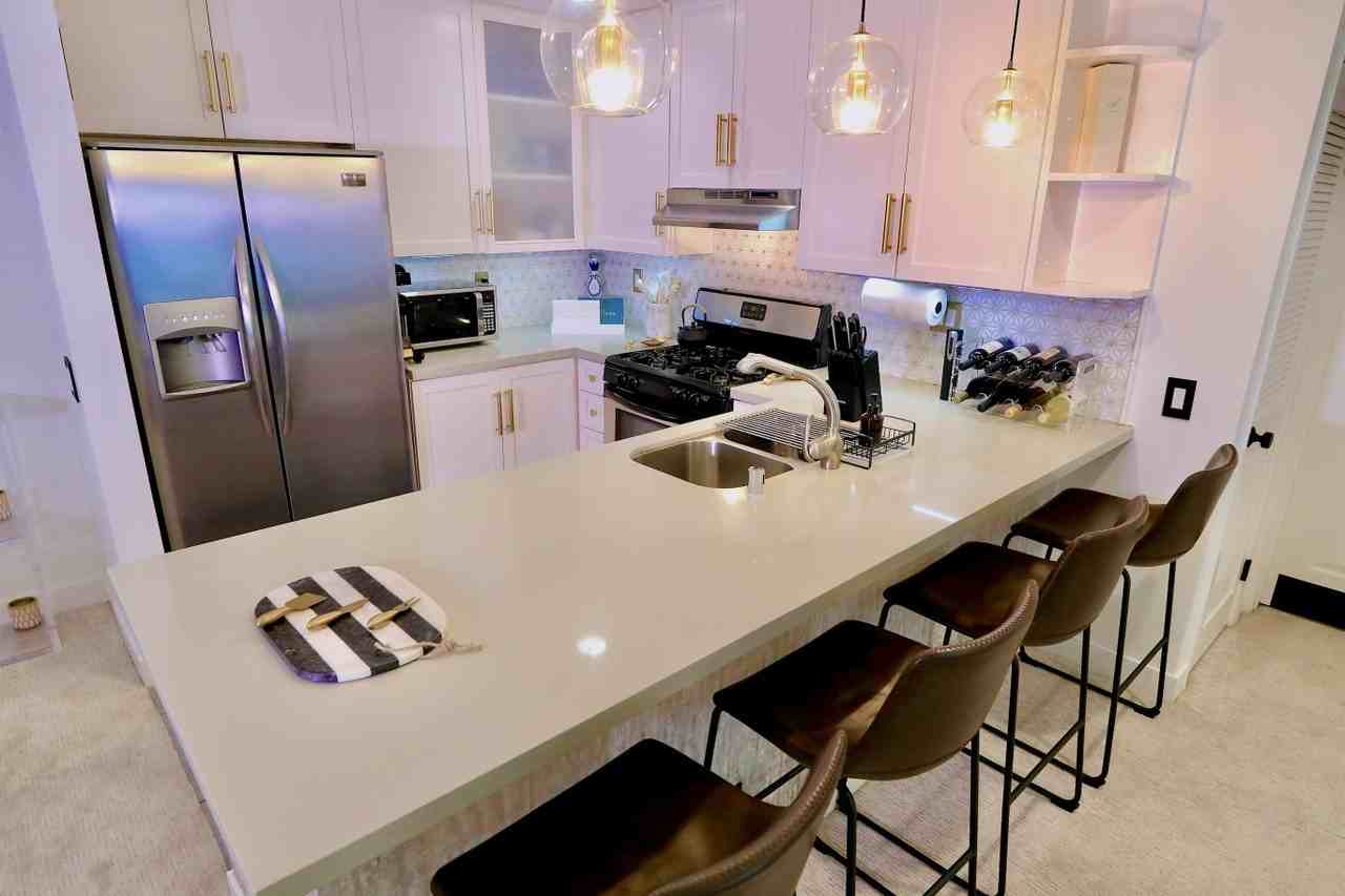 4702 Fulton Ave #302 - Photo 3 of 17