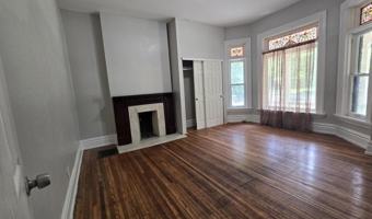 featured image of 1014 N Superior St