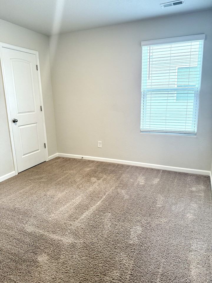 212 Chandler Ct #1 - Photo 2 of 16