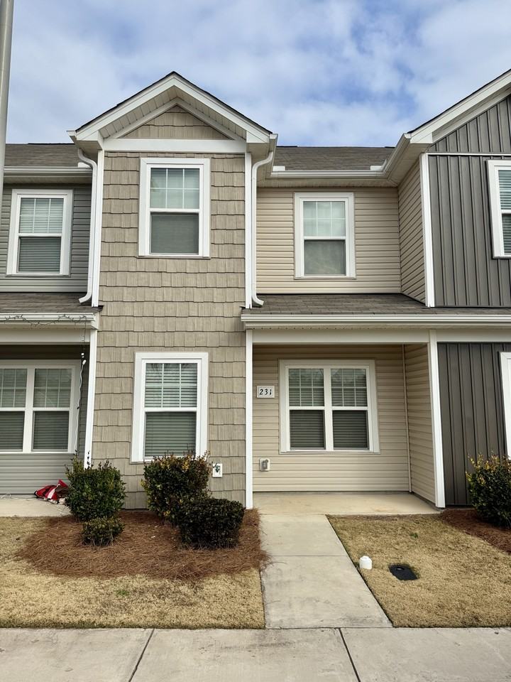 231 Chandler Ct #1 - Photo 5 of 10