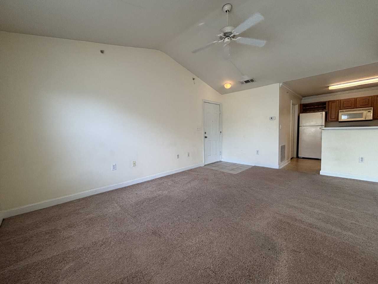 18123 Back Stretch Ln - Photo 5 of 25