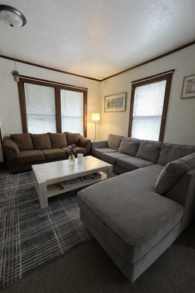 446 Lake St - Photo 7 of 32