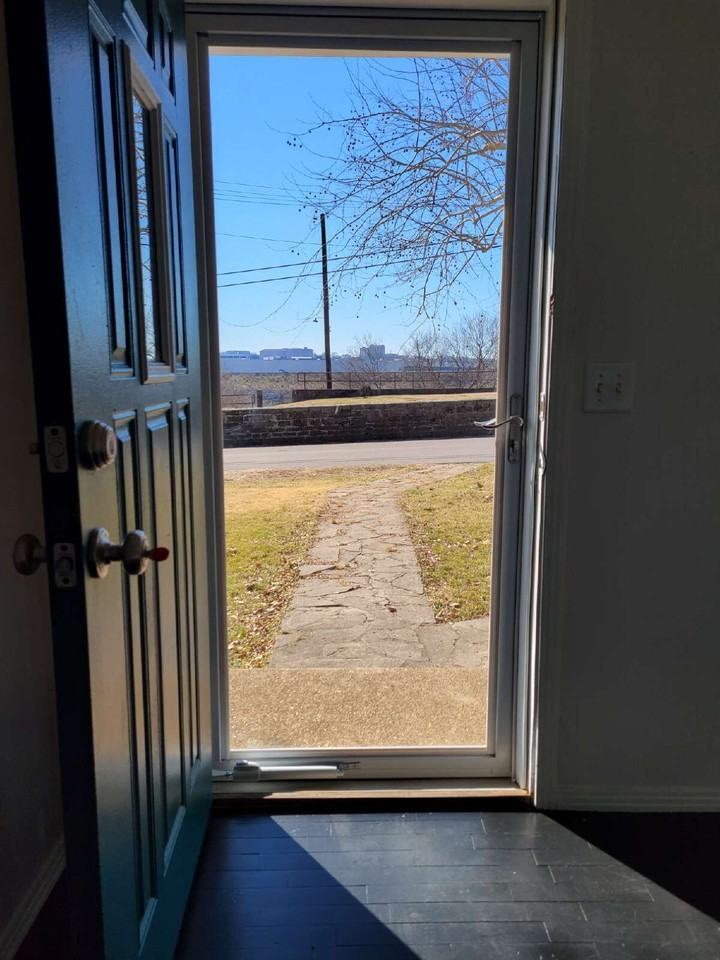 1519 Lock Rd - Photo 2 of 25