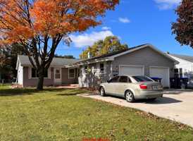 featured image of 831 S Commercial St