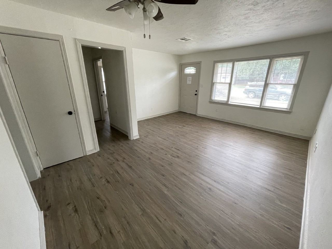 1515 Casady Ln - Photo 2 of 22