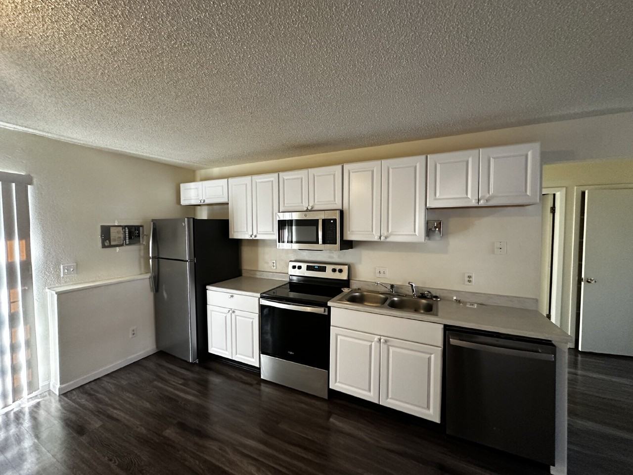 865 Hathaway Dr Apt D - Photo 7 of 25