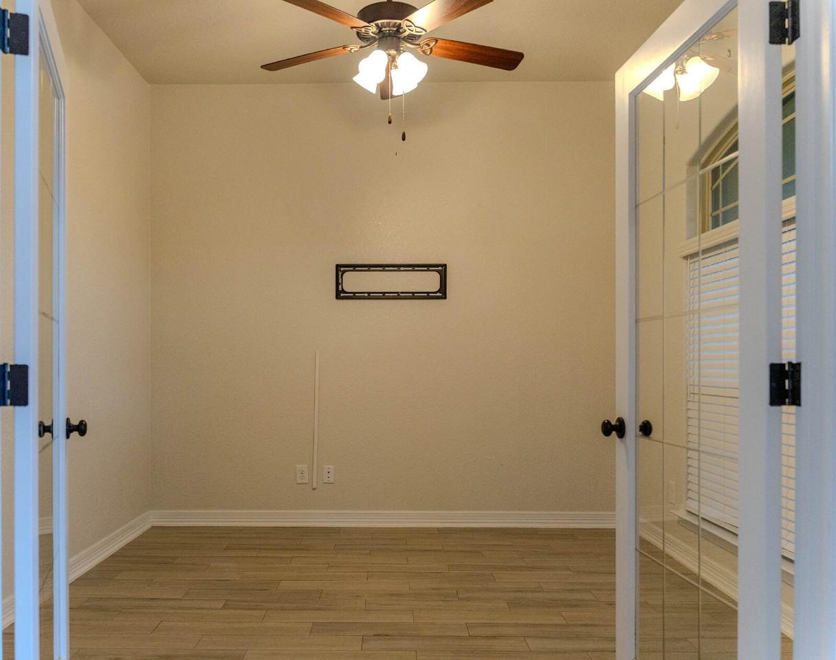 8006 Preston Hollow Dr - Photo 5 of 31