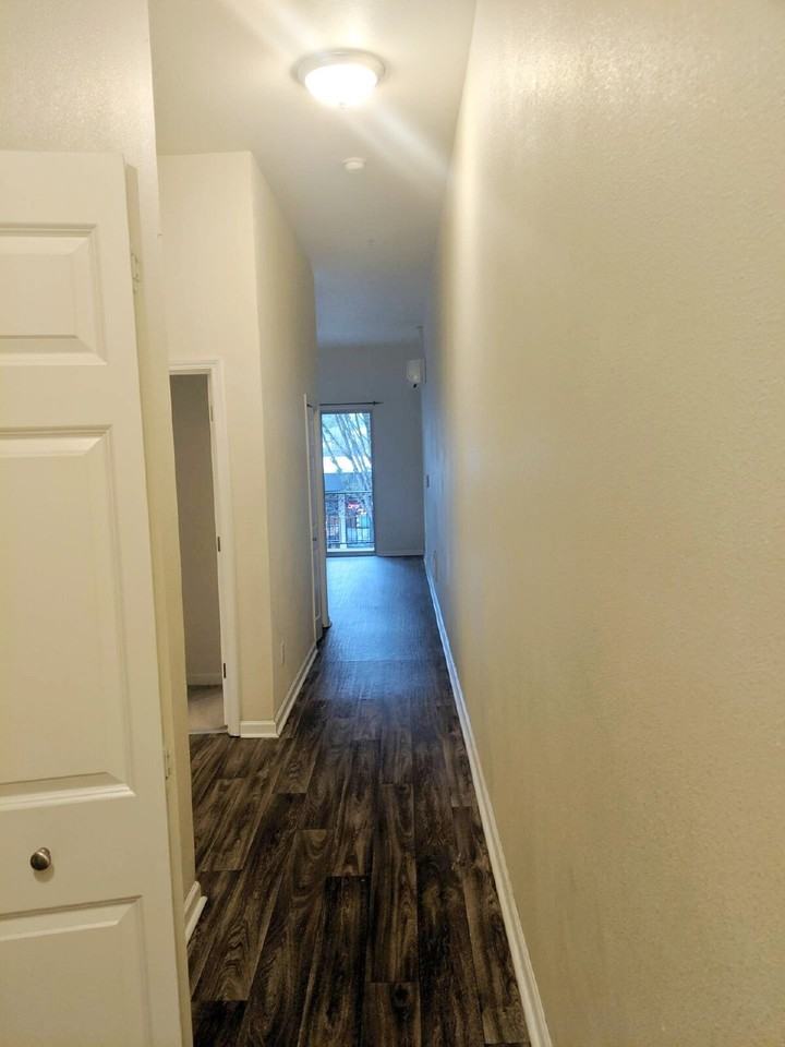 838 E 12th Aly - Photo 5 of 12