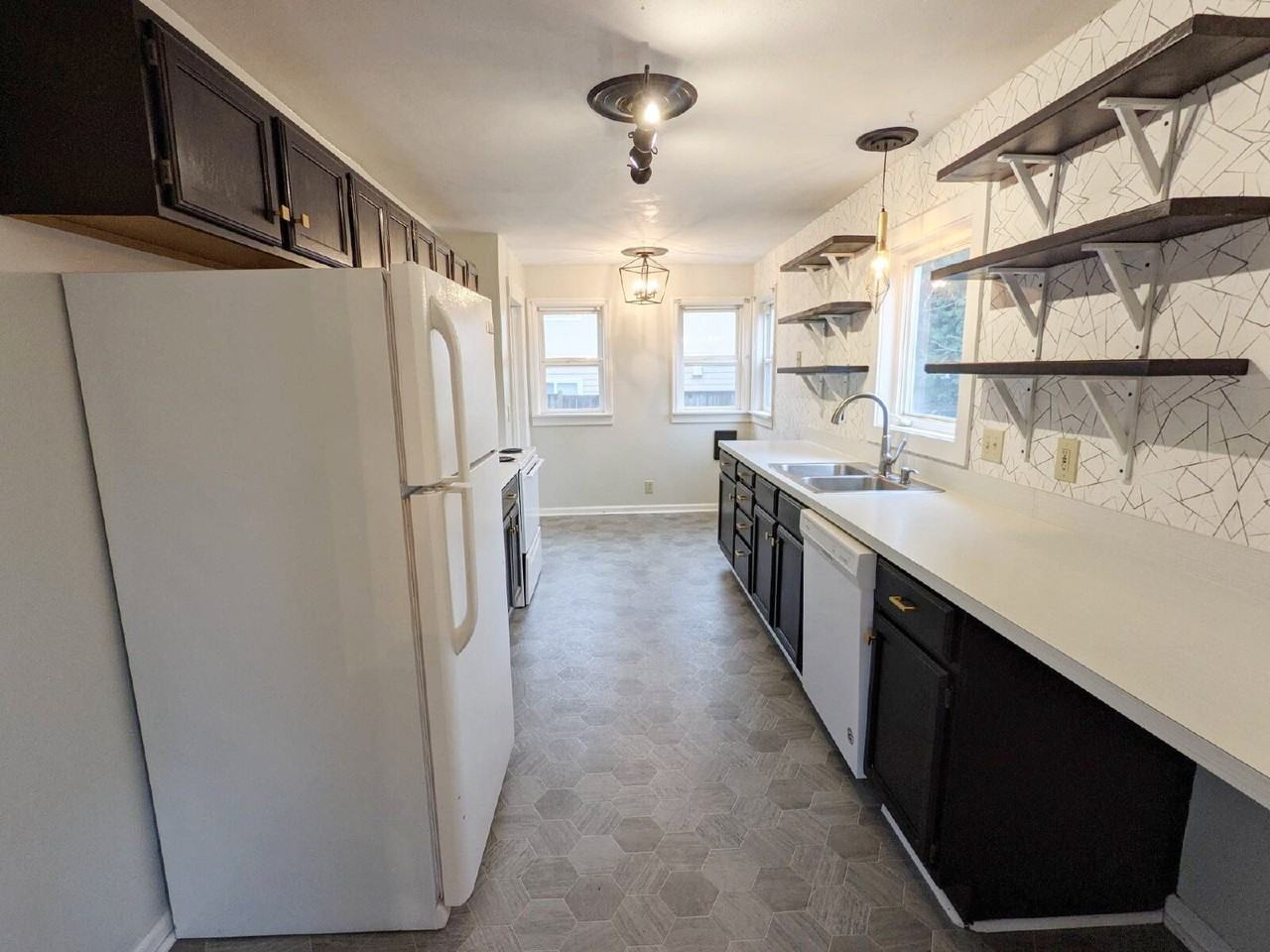 955 Chambers St - Photo 7 of 16