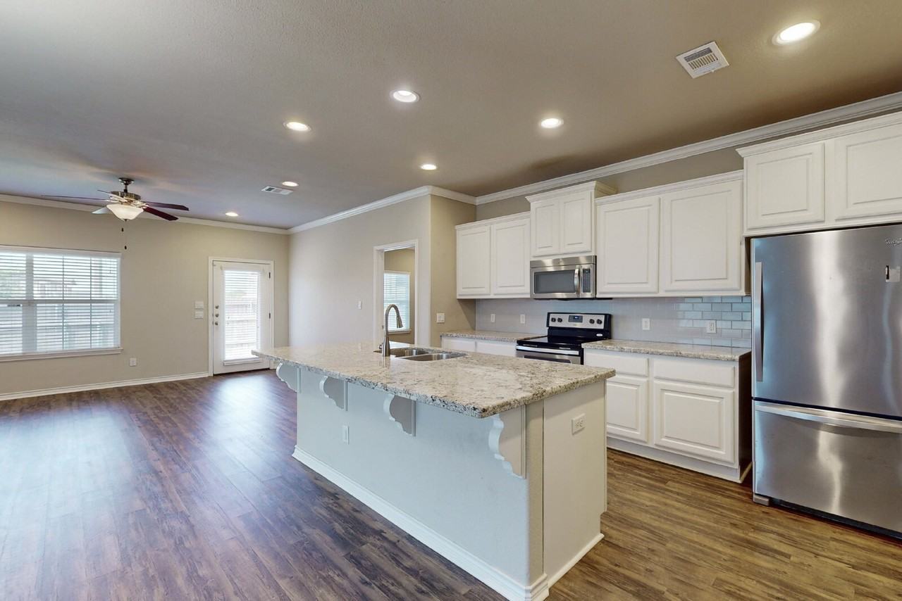 1447 Buena Vis - Photo 4 of 15