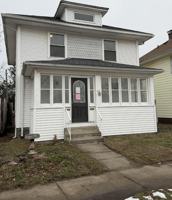 featured image of 1018 E 4th St