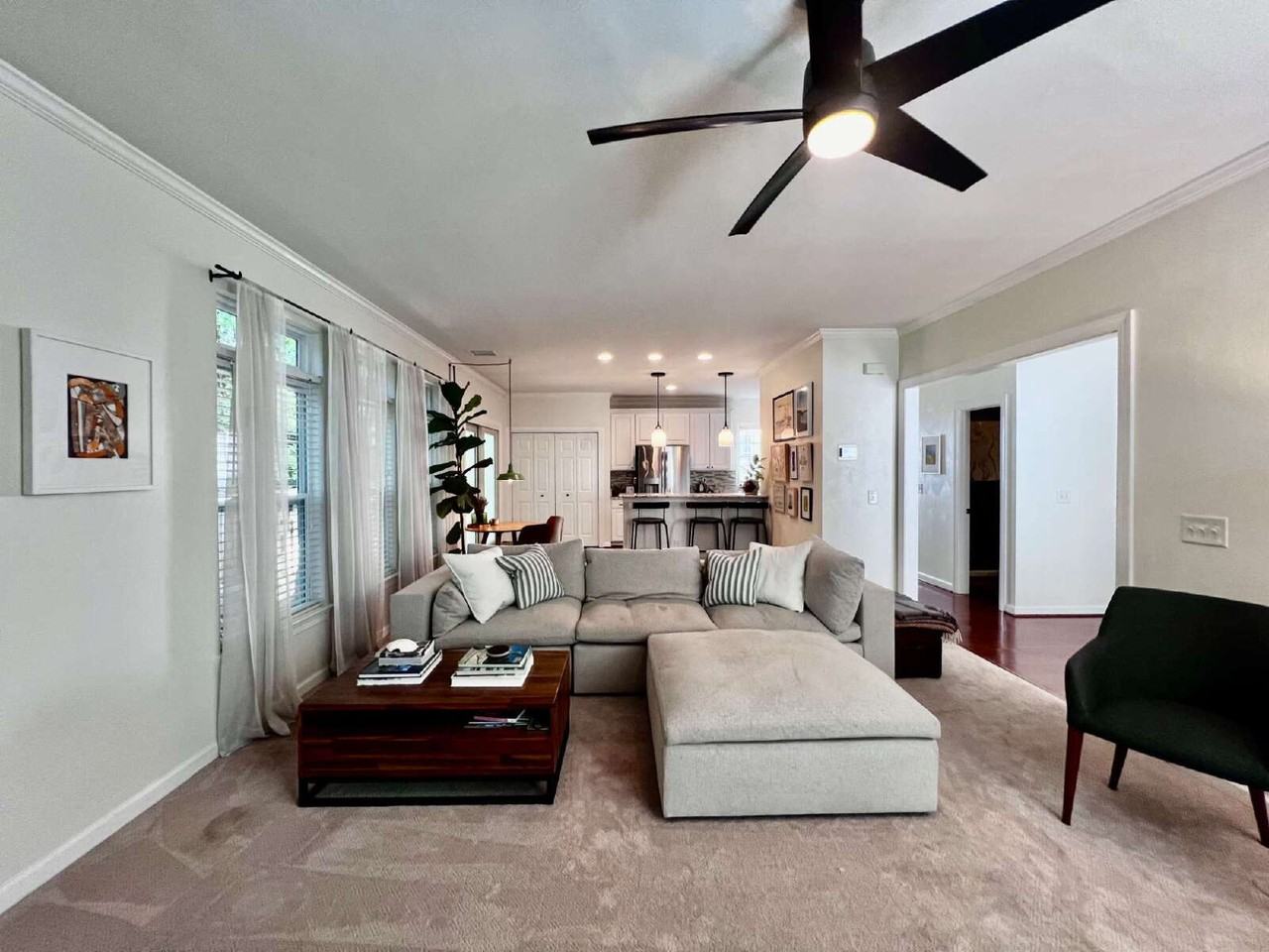 929 Oakland Ave - Photo 4 of 44