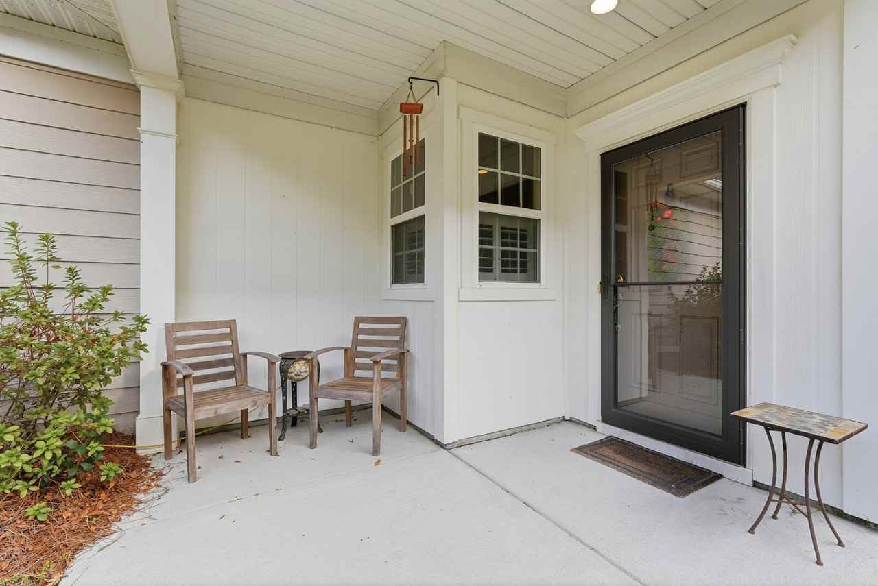 125 Mystic Point Dr - Photo 4 of 30