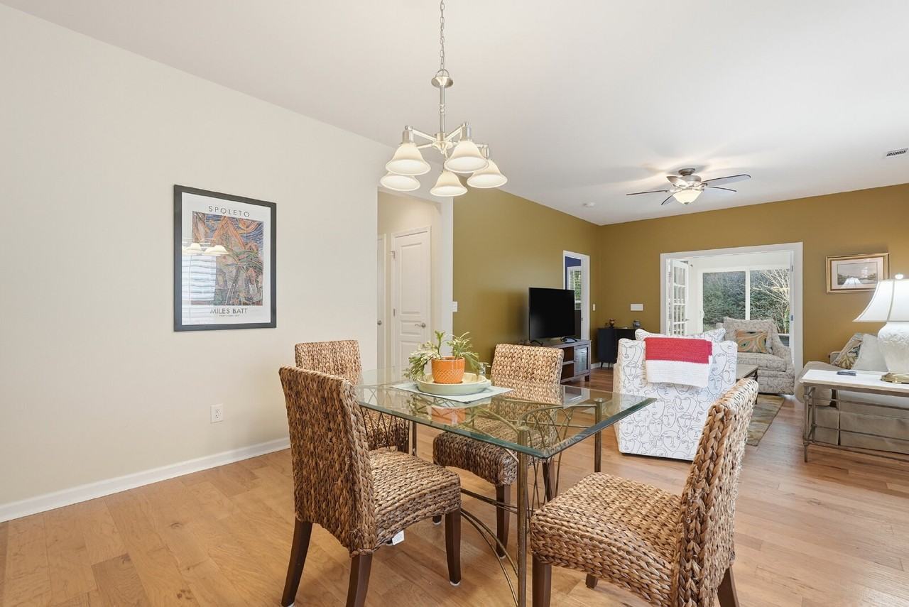 125 Mystic Point Dr - Photo 5 of 30