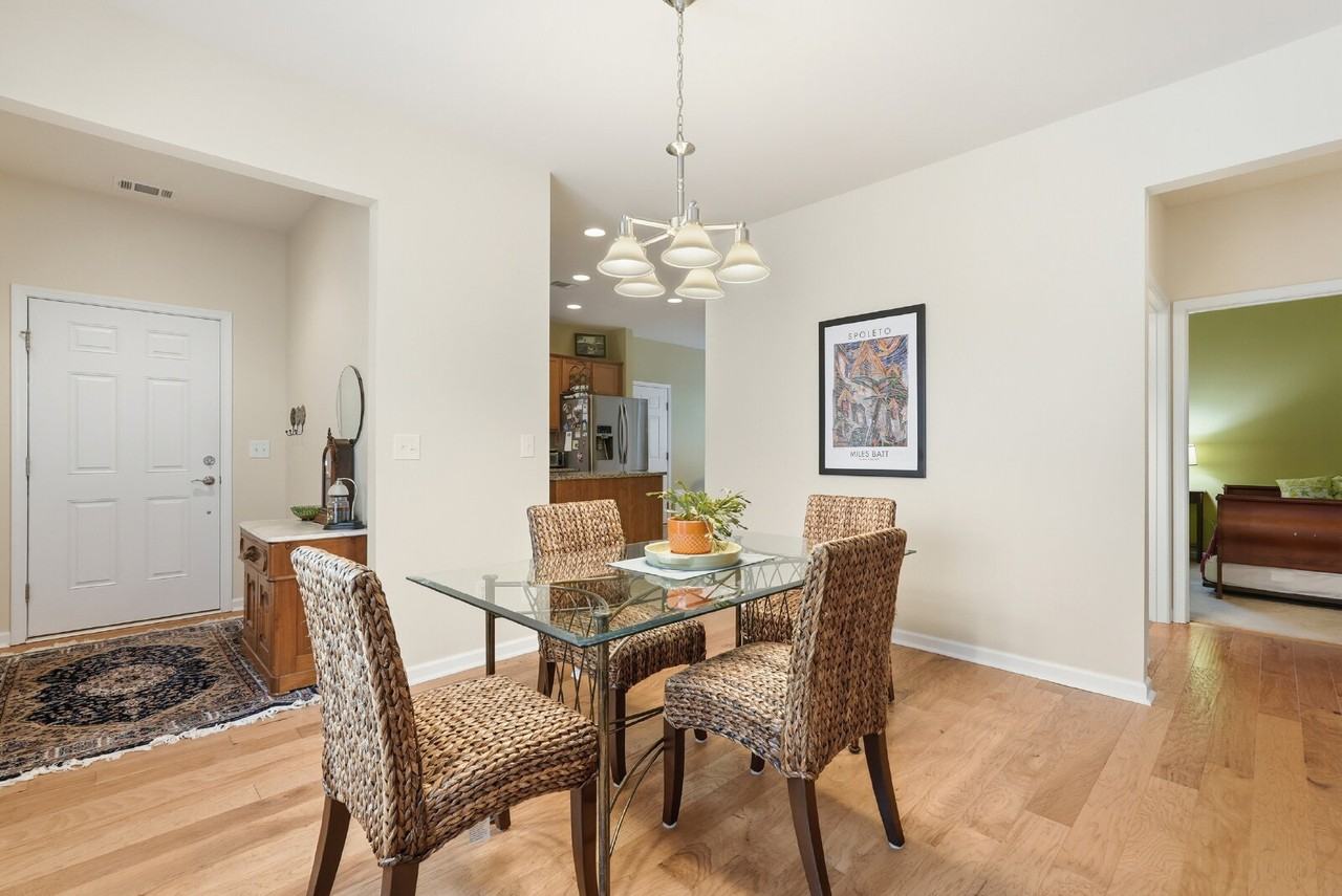 125 Mystic Point Dr - Photo 6 of 30