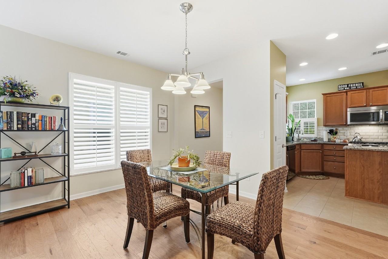 125 Mystic Point Dr - Photo 7 of 30