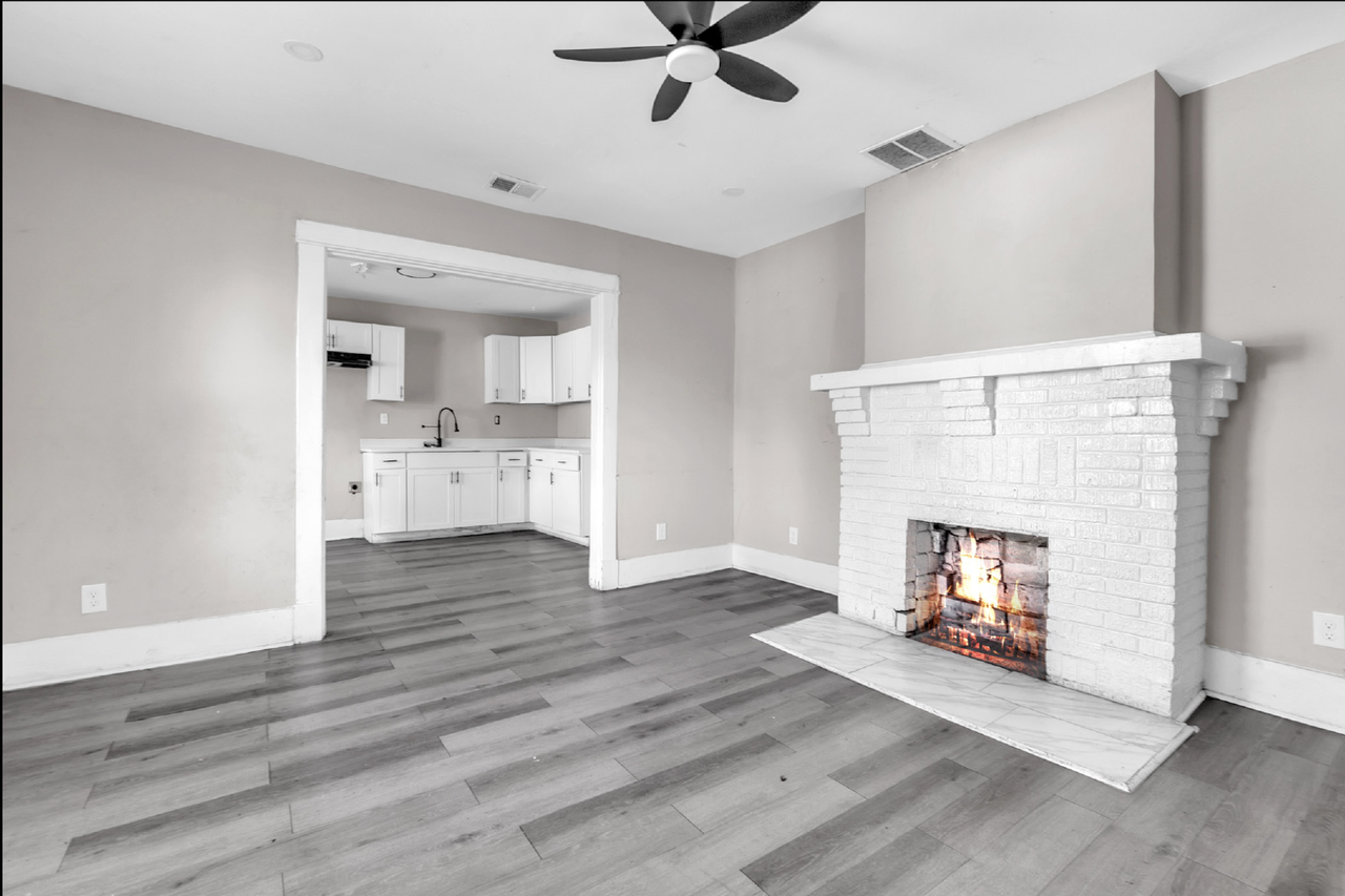 696 Inez St - Photo 4 of 16