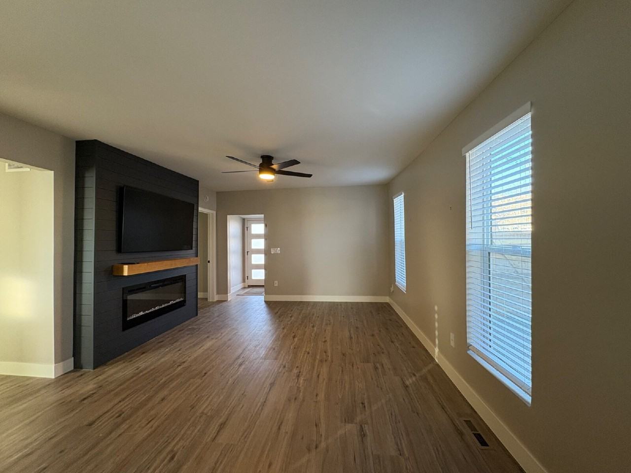 230 Emery St - Photo 7 of 38