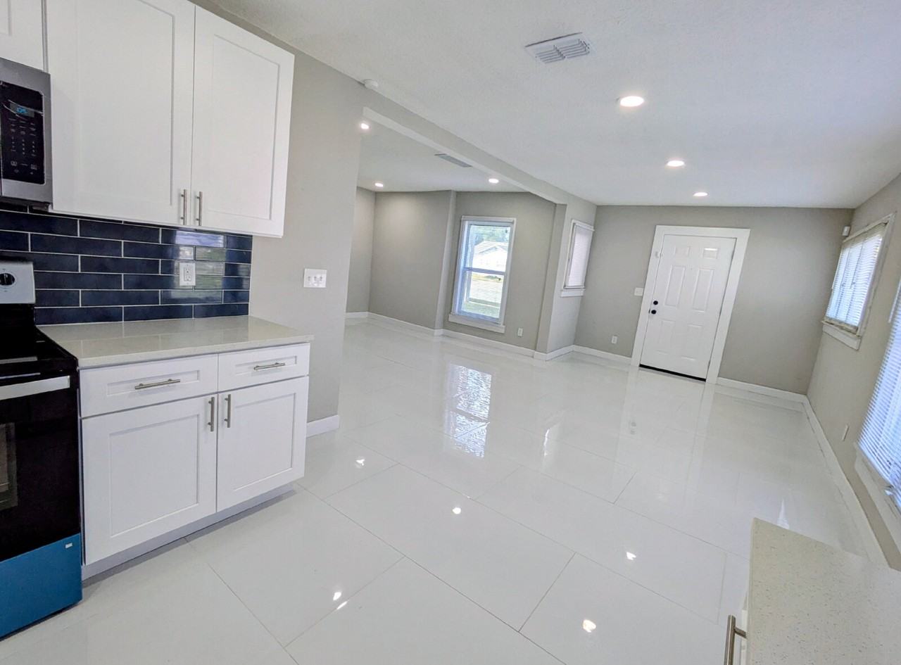 223 Lane Ave S - Photo 6 of 20