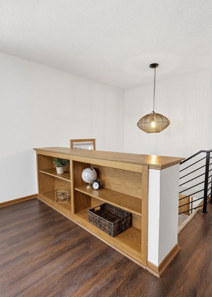 411 Monroe Pl - Photo 4 of 35