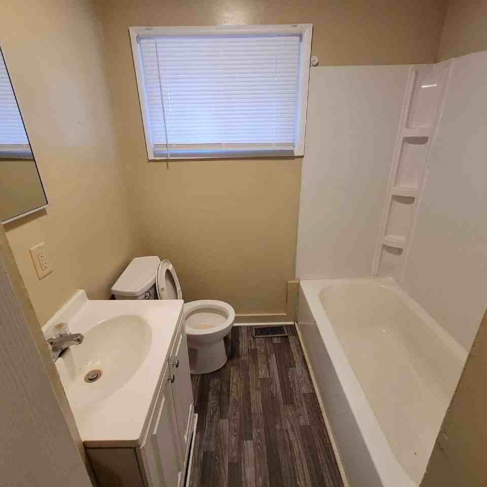 6117 Bettcher Ave - Photo 4 of 4