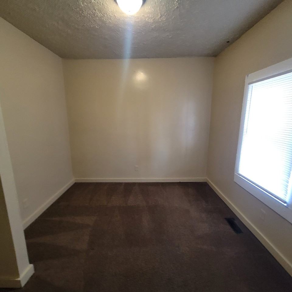 1441 St Peter St - Photo 4 of 7