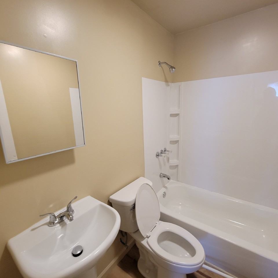 3331 N Butler Ave - Photo 5 of 6