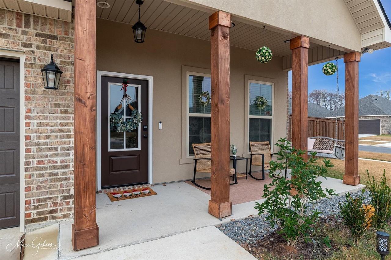 767 Crozier Dr - Photo 3 of 22