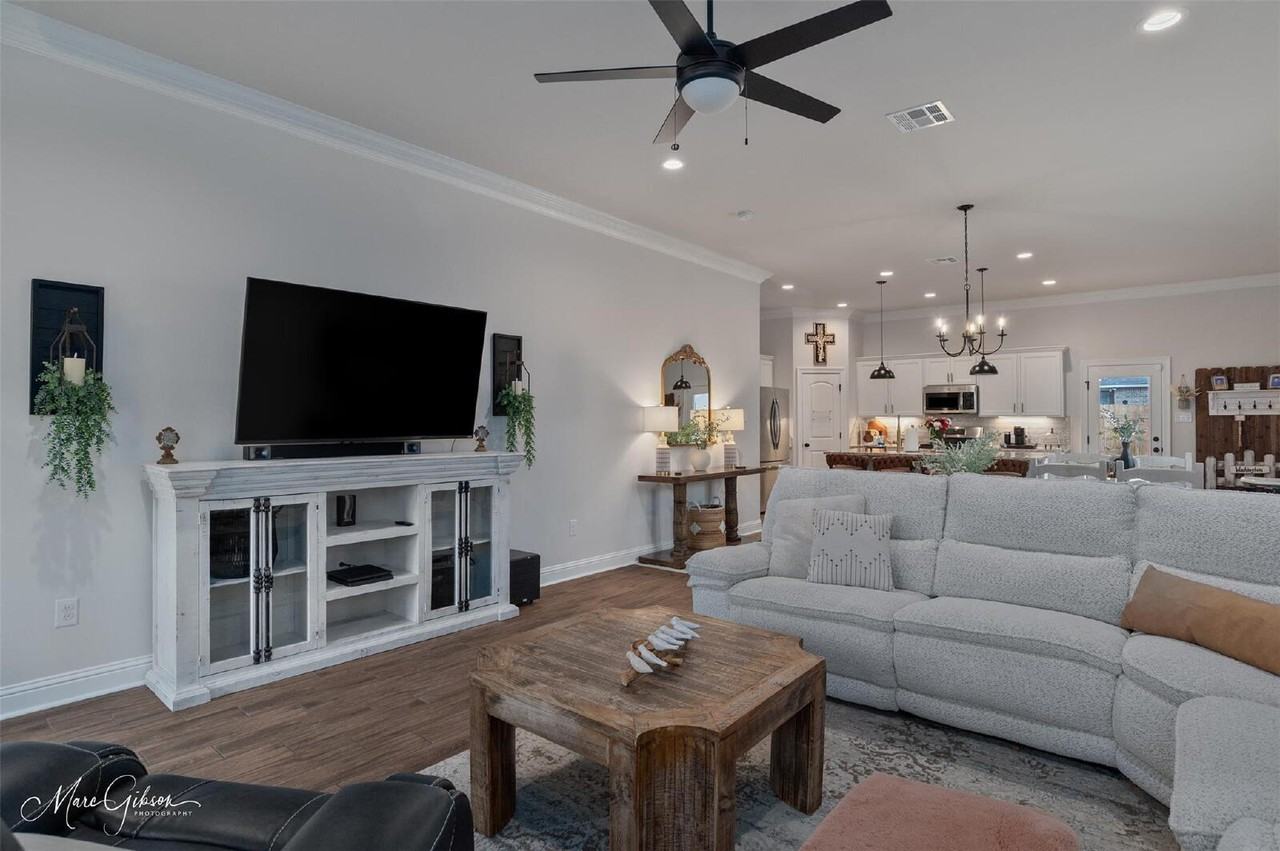 767 Crozier Dr - Photo 5 of 22