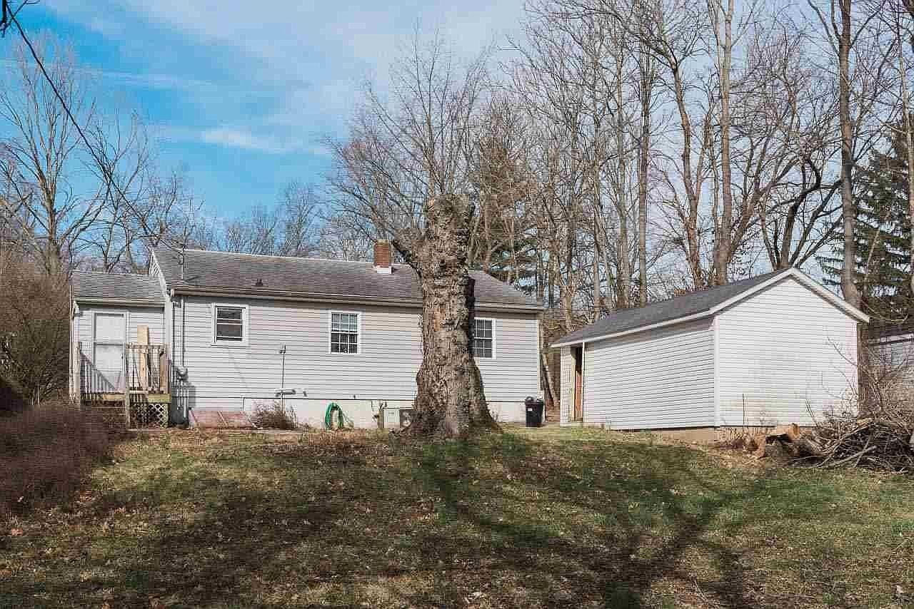 2301 S Milton Dr - Photo 2 of 20