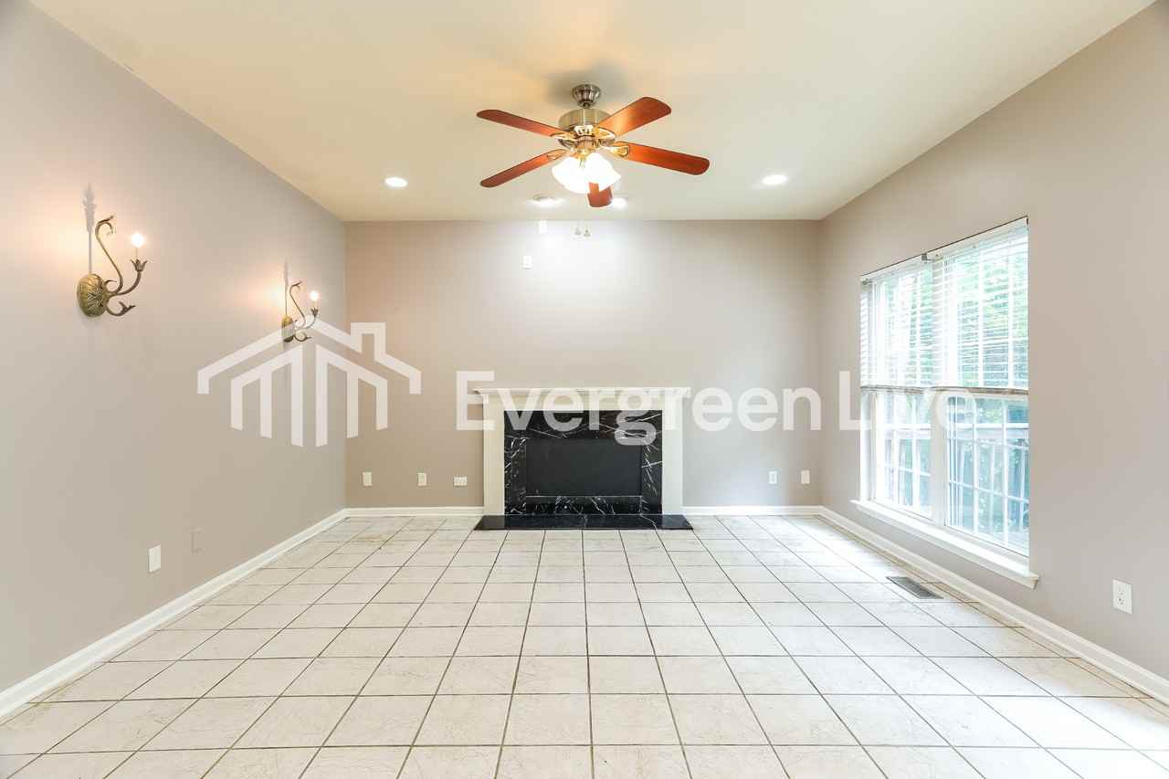 6224 Pinebrook Cir - Photo 3 of 15