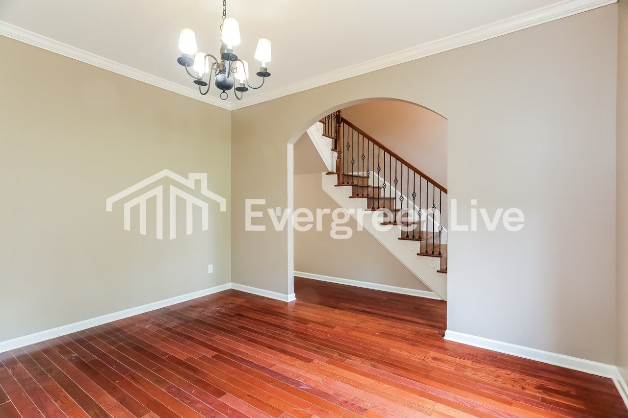 6224 Pinebrook Cir - Photo 5 of 15