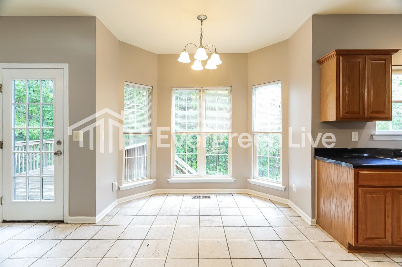 6224 Pinebrook Cir - Photo 6 of 15