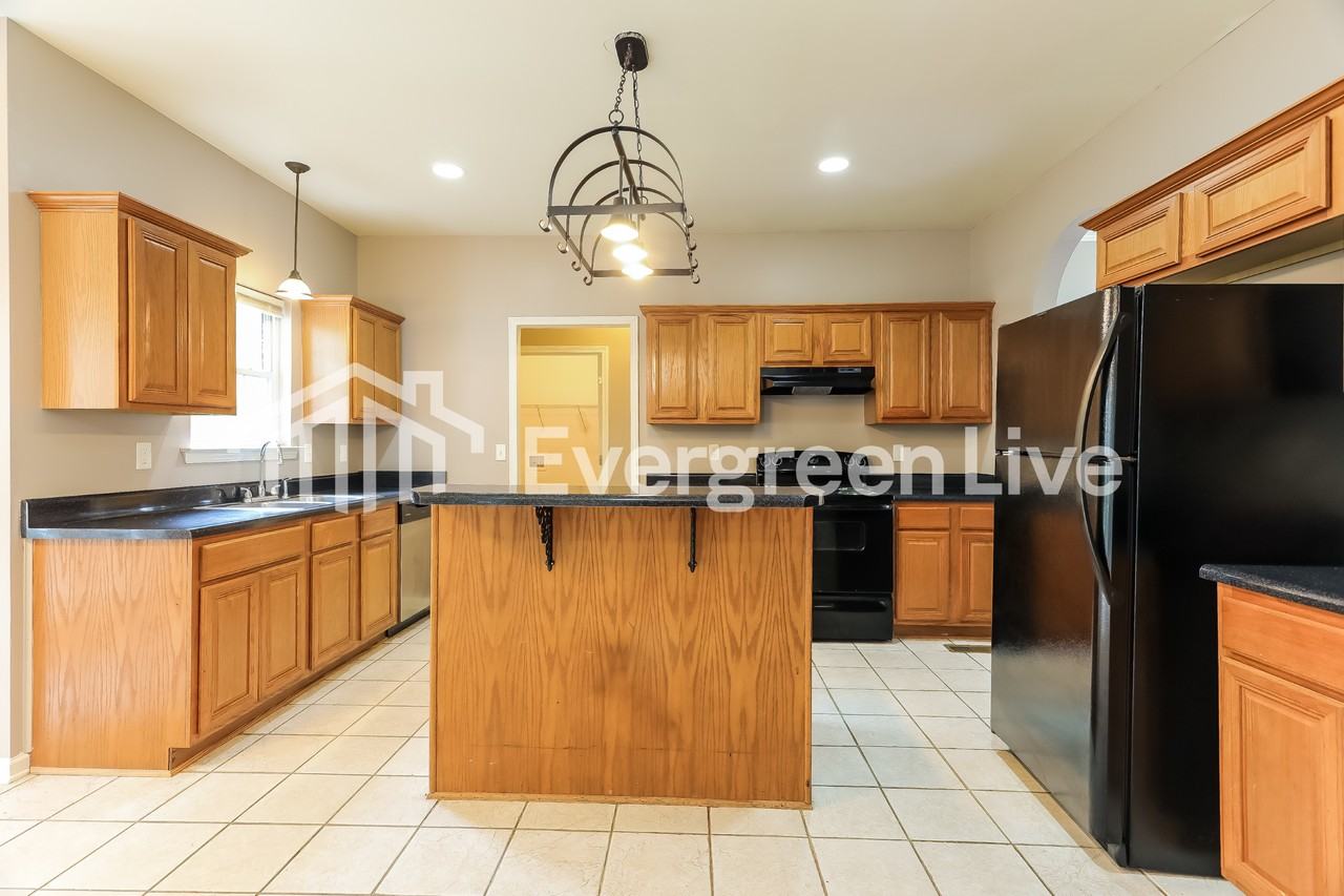 6224 Pinebrook Cir - Photo 7 of 15