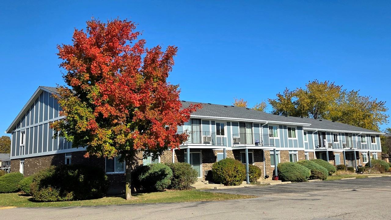 Camelot Apartments - Photo 2 of 17