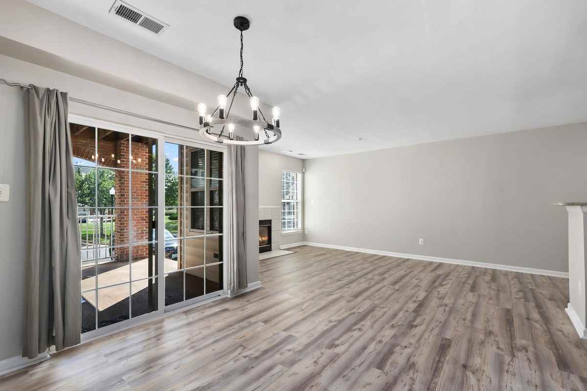 25340 Lake Mist Sq - Photo 7 of 21