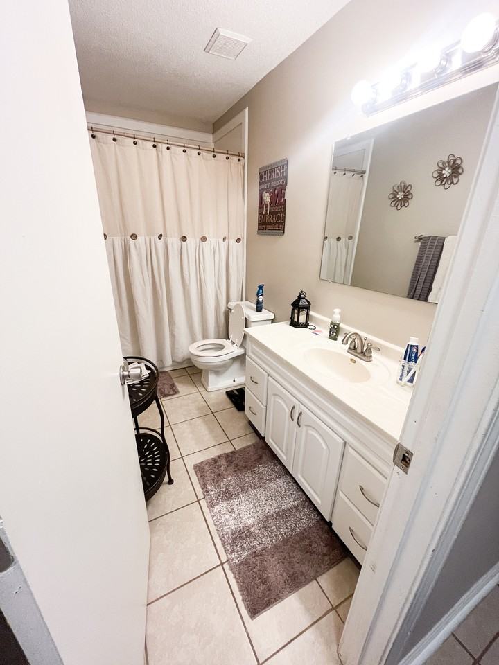 916 E Market St #9A - Photo 7 of 10