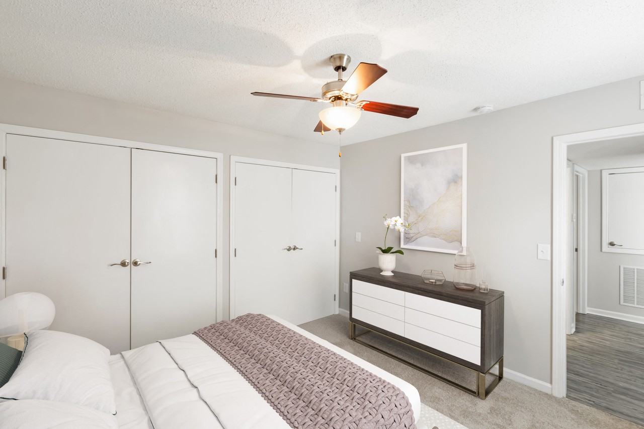 Hunters Pointe - Photo 6 of 19