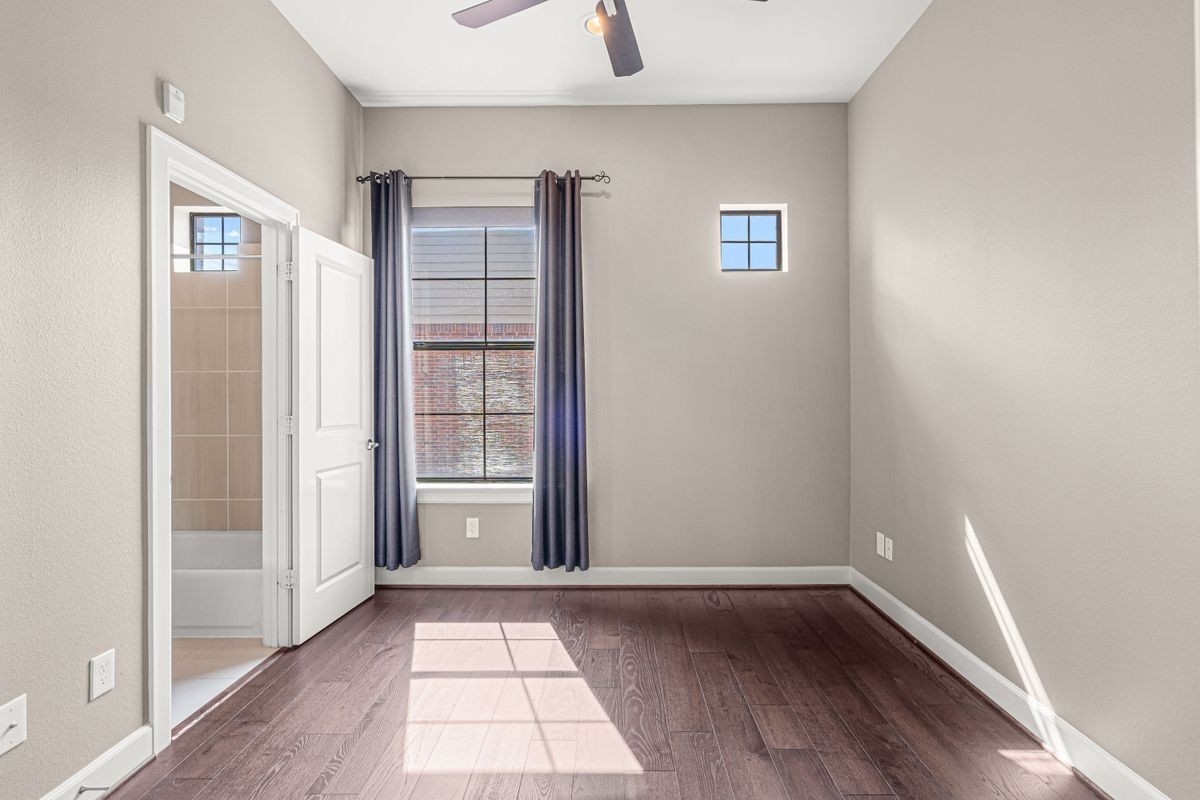 2110 Shearn St ##5 - Photo 5 of 24