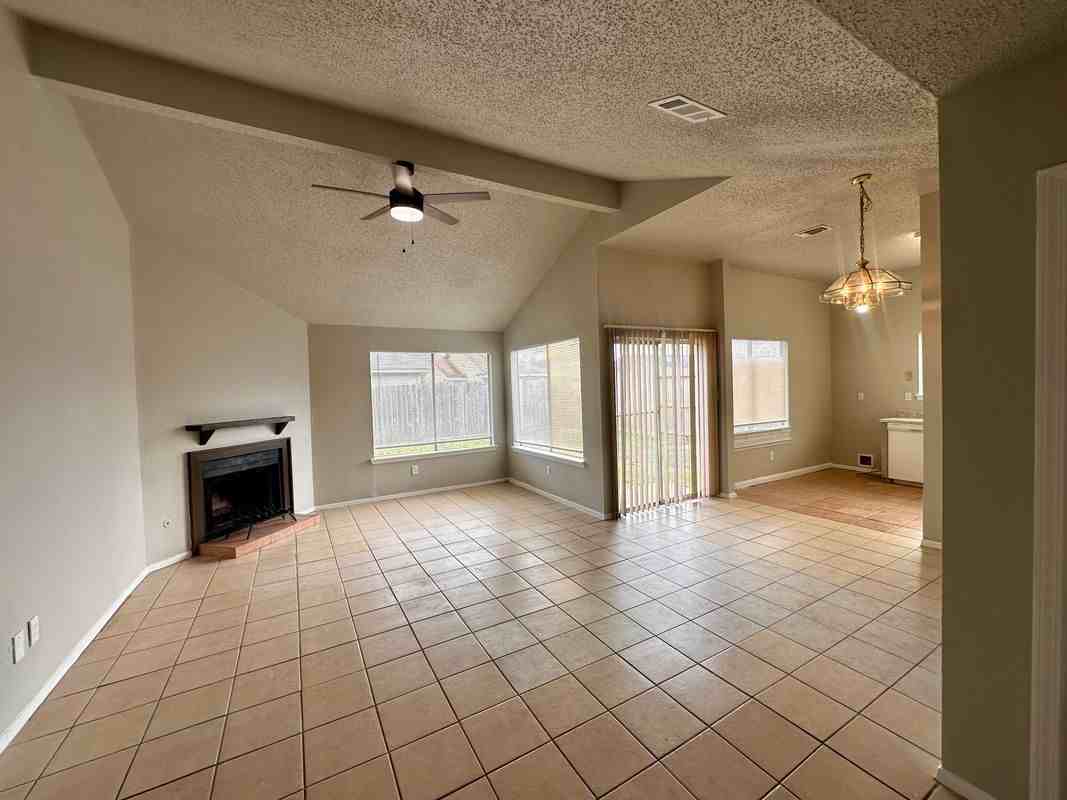 7207 Caracas Dr - Photo 2 of 4