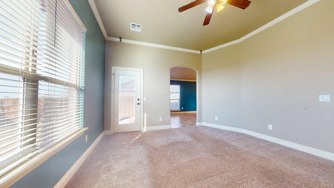 313 Marilyn Glover Dr - Photo 5 of 44