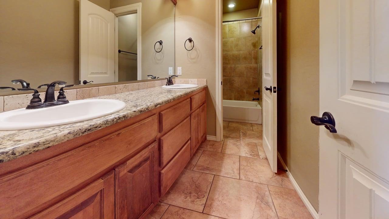 313 Marilyn Glover Dr - Photo 2 of 44