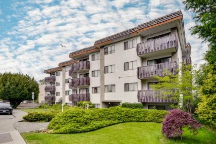 Park Plaza Apartments - Photo 2 of 4