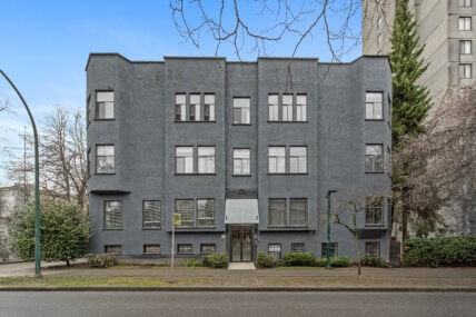 The Lincoln Apartments - Photo 2 of 18