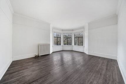 The Lincoln Apartments - Photo 6 of 18