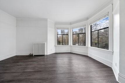 The Lincoln Apartments - Photo 7 of 18