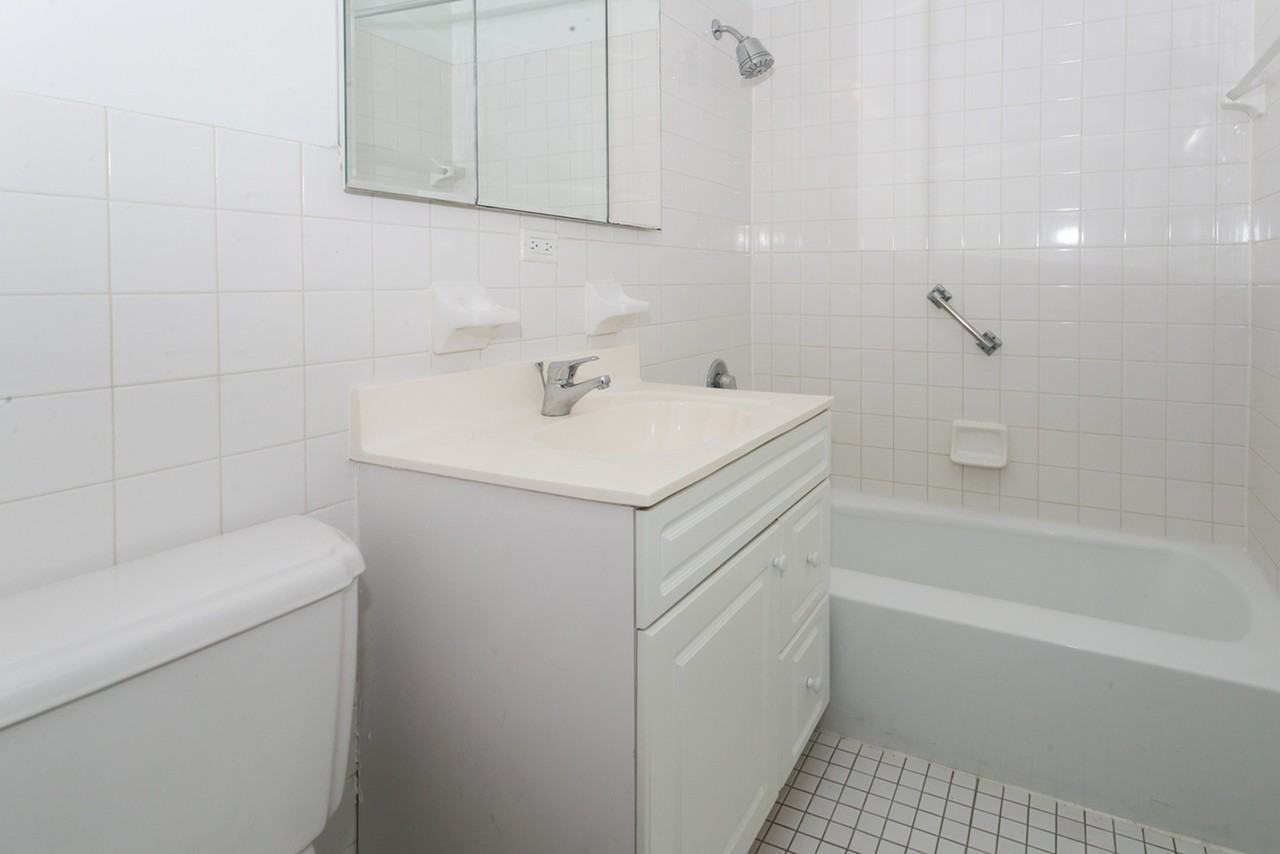 Lotus Garden Apts. - Photo 4 of 11