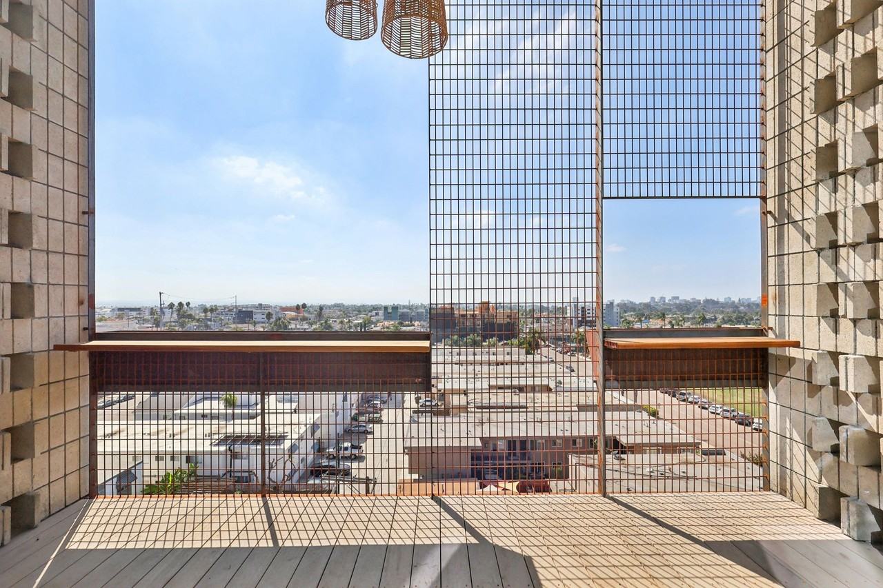 Le Parc - Photo 6 of 50