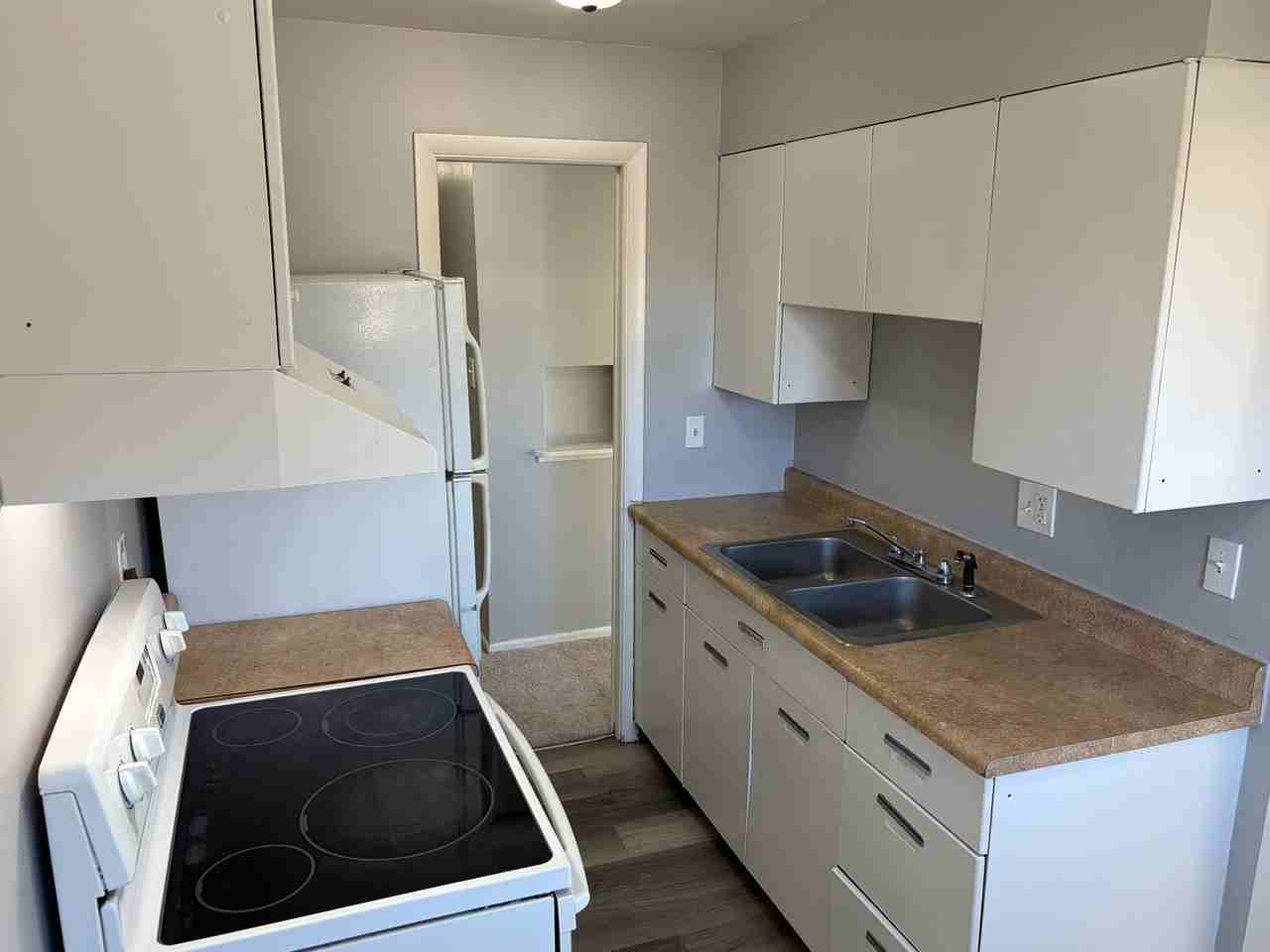 Quiet Location Central to Everything - Photo 5 of 9